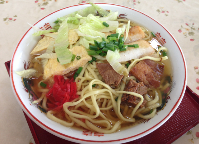 知花食堂のそば
