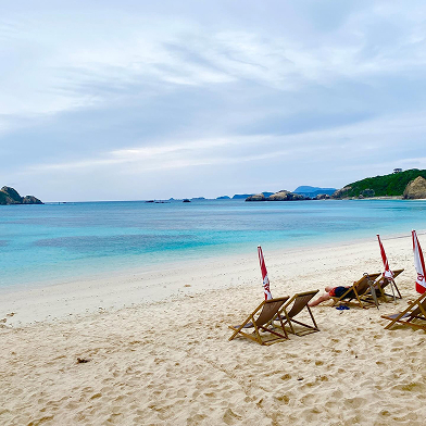 渡嘉敷島ビーチ沿い