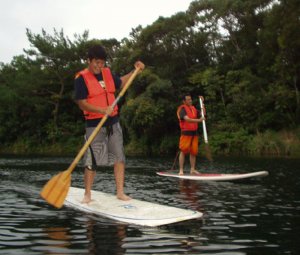 平舟「ひらぶに」（スタンドアップサーフィン） スポーツ感覚、湖水散策