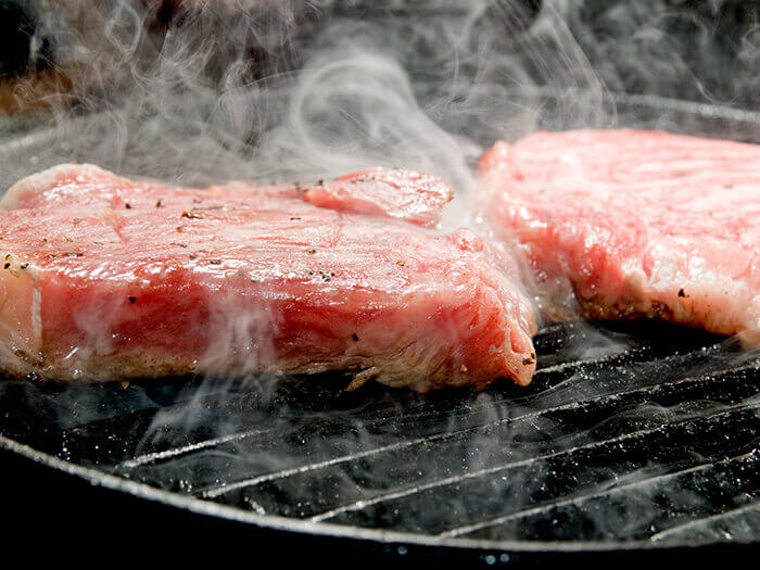 Ishigaki beef steak is greatly chewing. 