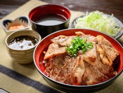 Shogayaki (ginger pork) set: our special sauce brings out Agu's umami.