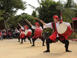 Stirring “Eisa” dance performances are scheduled four (4) times a day.