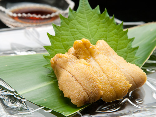 甘みがあり口の中でスッと溶ける食感の沖縄産ウニ