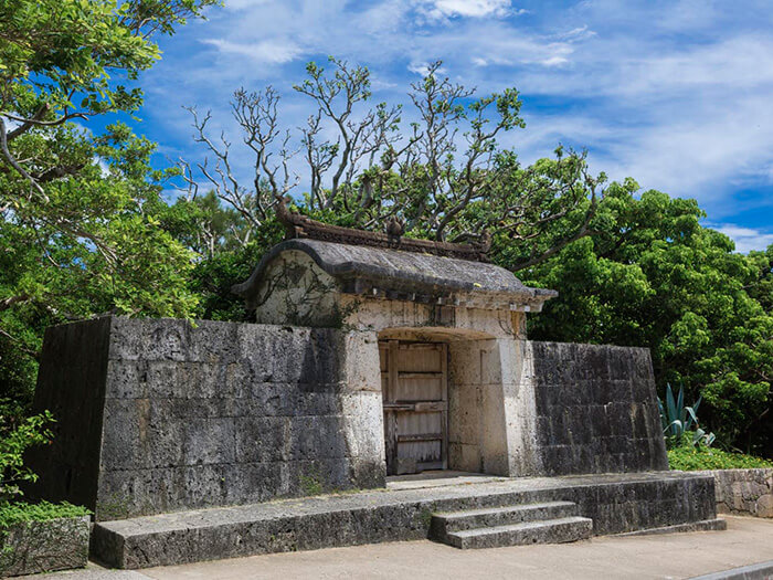 園比屋武御嶽石門