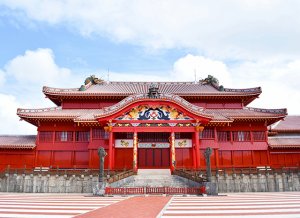 琉球王国の栄華を物語る真紅の世界遺産