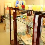 オリジナルの商品も各種揃う店内