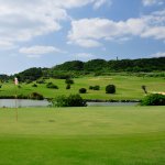 名物ホール12番ホール2打目が池越え