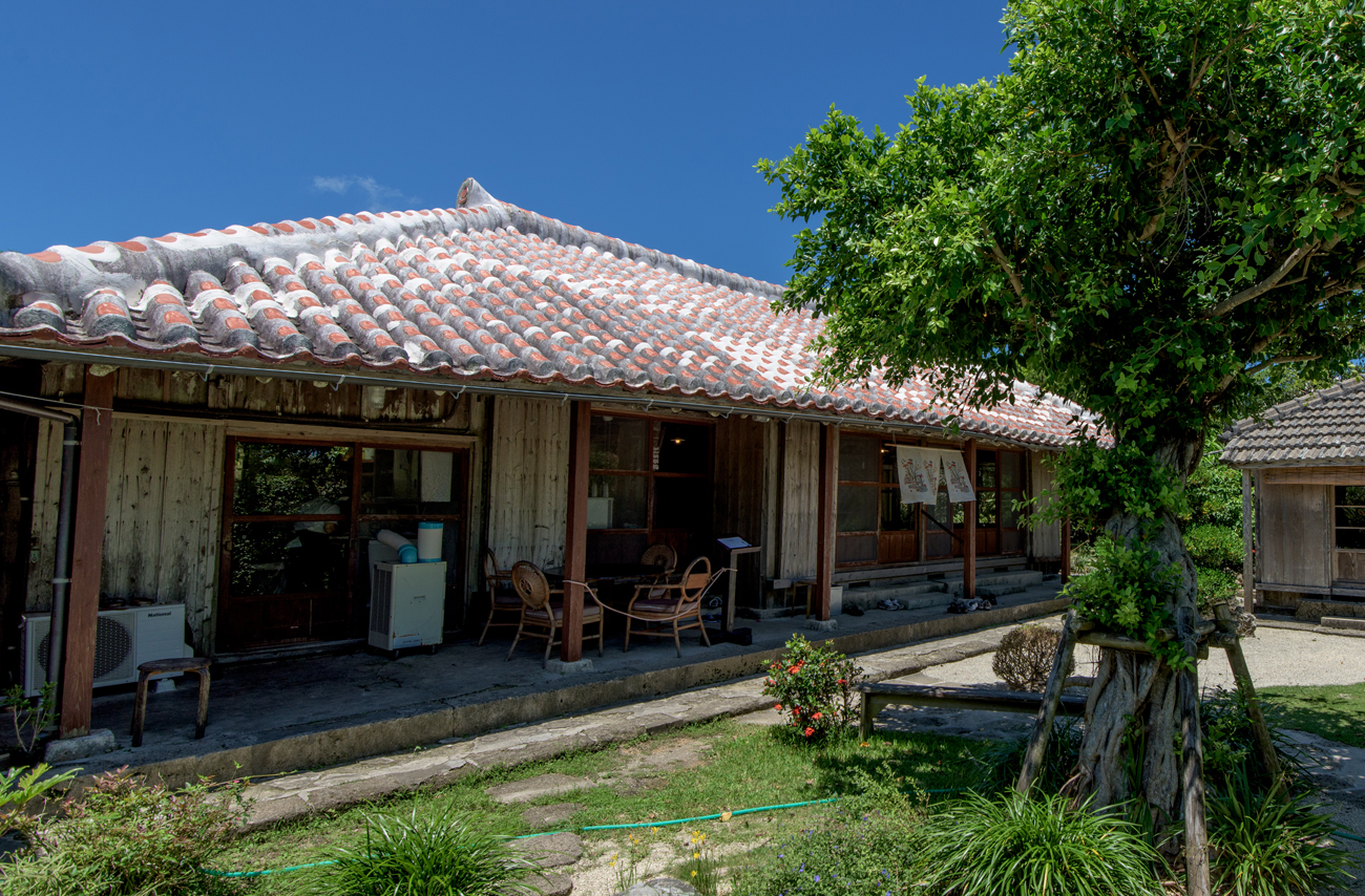  国指定の登録有形文化財でもある純沖縄建築様式の古民家
