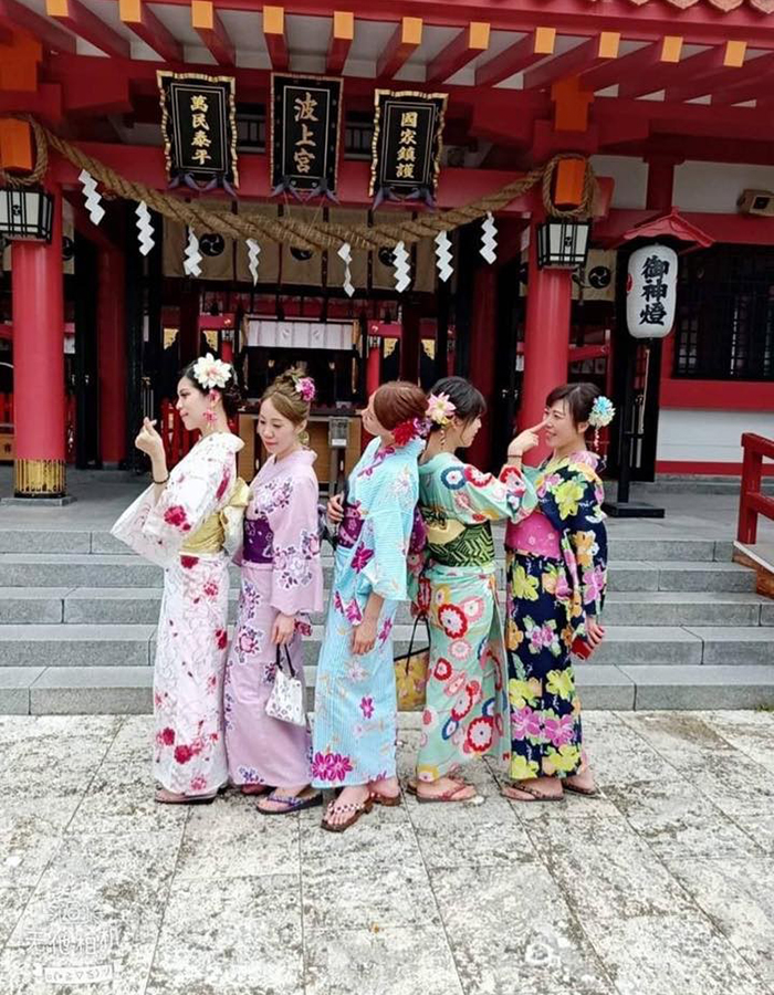 Touring the town in a kimono – Kimono rental and dressing shop “Churasakura”