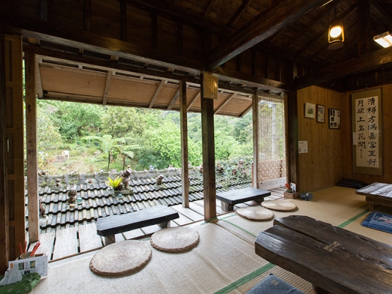 やちむん喫茶シーサー園