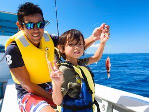 釣りたて魚を味わう恩納村沖釣りツアー 8,000円（6歳以上）／所要時間：3時間