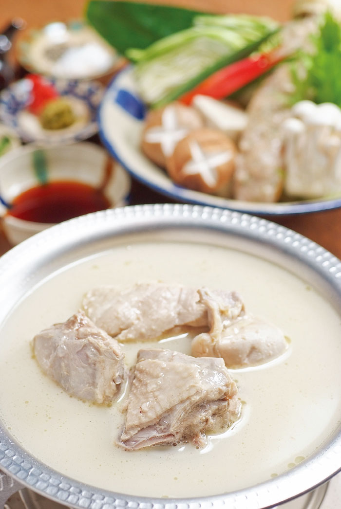 Kume-jima island chicken stew is a soup full of umami taste from the chicken