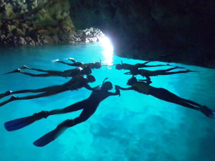 okinawa diving pink mermaid