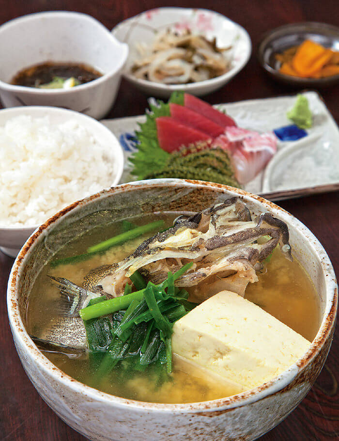 Ima-iyu-no-mise (Fresh fish store): Oujima Seafood Cafeteria