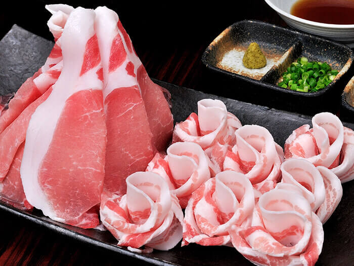Ryuu-mi Shabu-shabu cooked on Shichirin (portable clay stove) Kumojiten