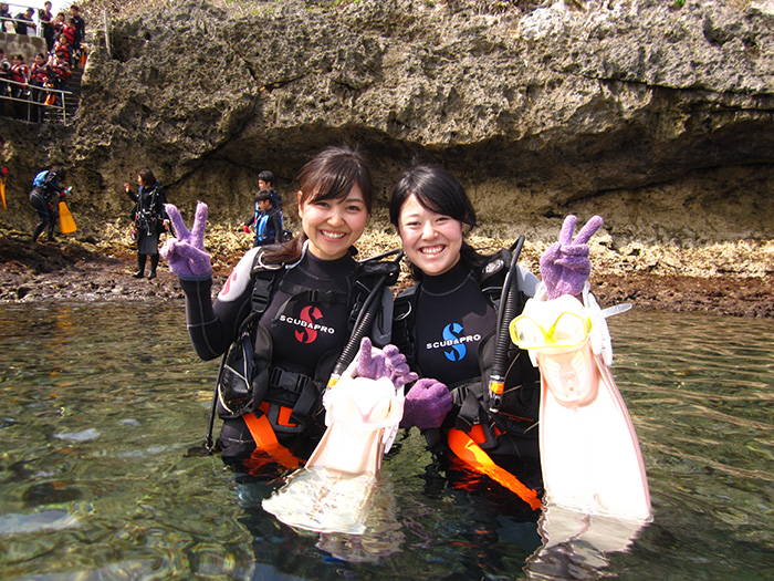 The beautiful pictures posted on this site were taken by divers who took part in our program!