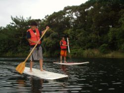 Hirabuni is stand up paddle surfing. It is a new sensation sport.