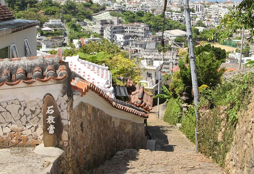 The stone pavement way of Kinjo town