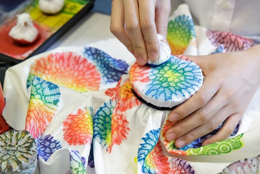 The coral dying workshop
