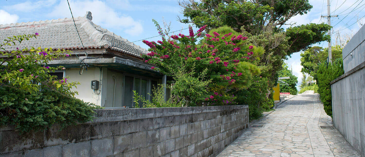 It only takes a day trip to fully enjoy these 6 remote islands. Reachable by boat from the main island of Okinawa.