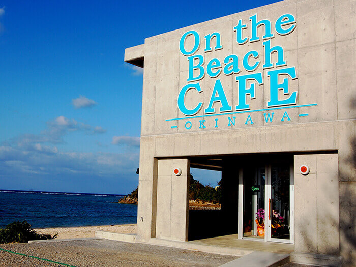 佇立於東海Shibantina 海灘旁的咖啡館，拍照最上相！