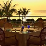 大人のためのメインダイニング「ファヌアン」 東シナ海を見渡すテラス席は、贅沢なリゾート時間を過ごすにふさわしい特別な空間