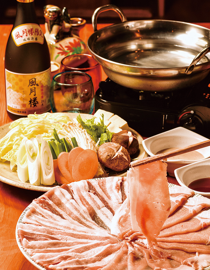 ディナーに味わえる「沖縄ブランド豚あぐーしゃぶ」4,104円。肉の旨味がじわりと広がる