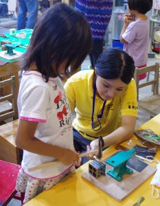 Hands-on workshops held during the weekends and holidays.