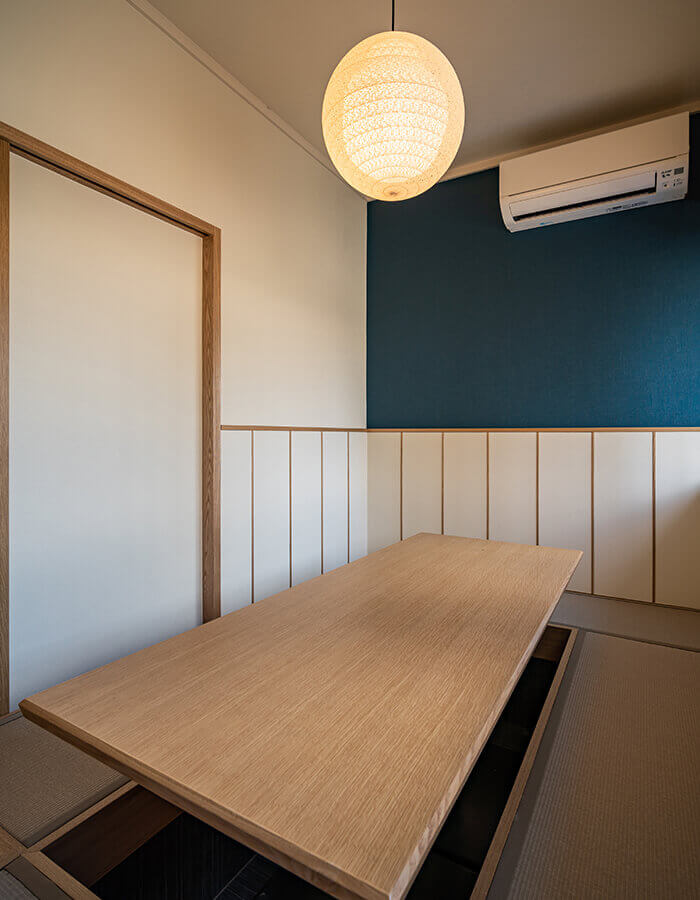 A private room available with hori-gotatsu style for a relaxing meal time.