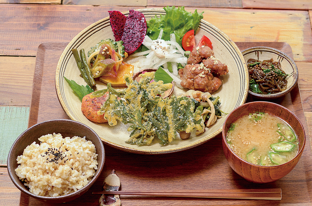 自然食とおやつ manaの食事