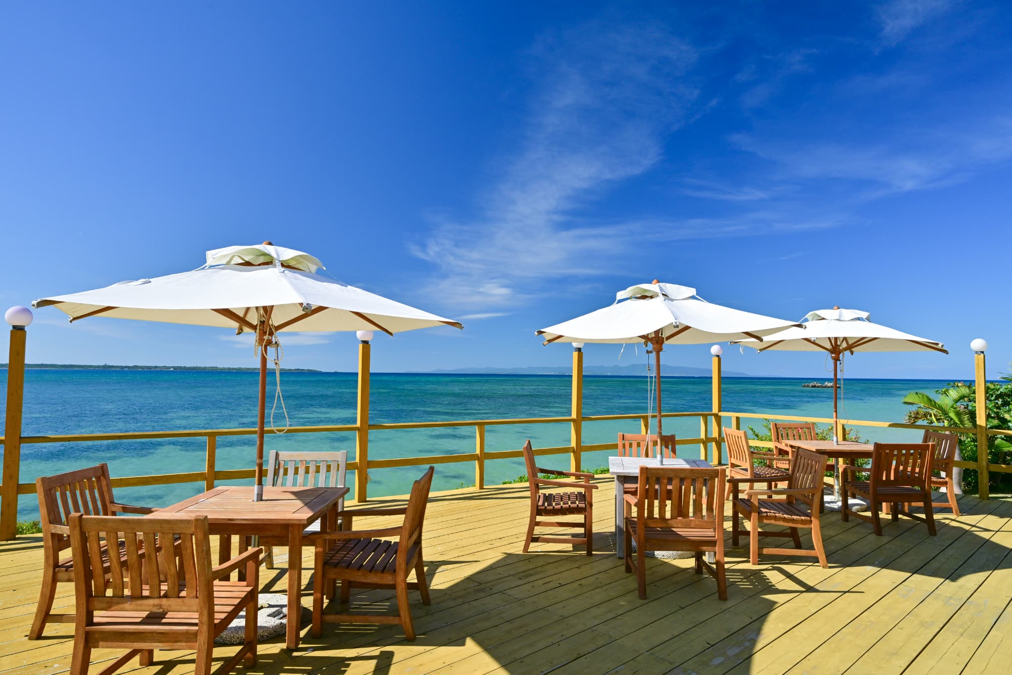 石垣島ビーチホテルサンシャイン_プールサイドテラスからの眺め