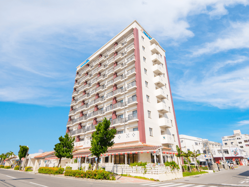 南の美ら花ホテルミヤヒラ_美崎館_昼の外観