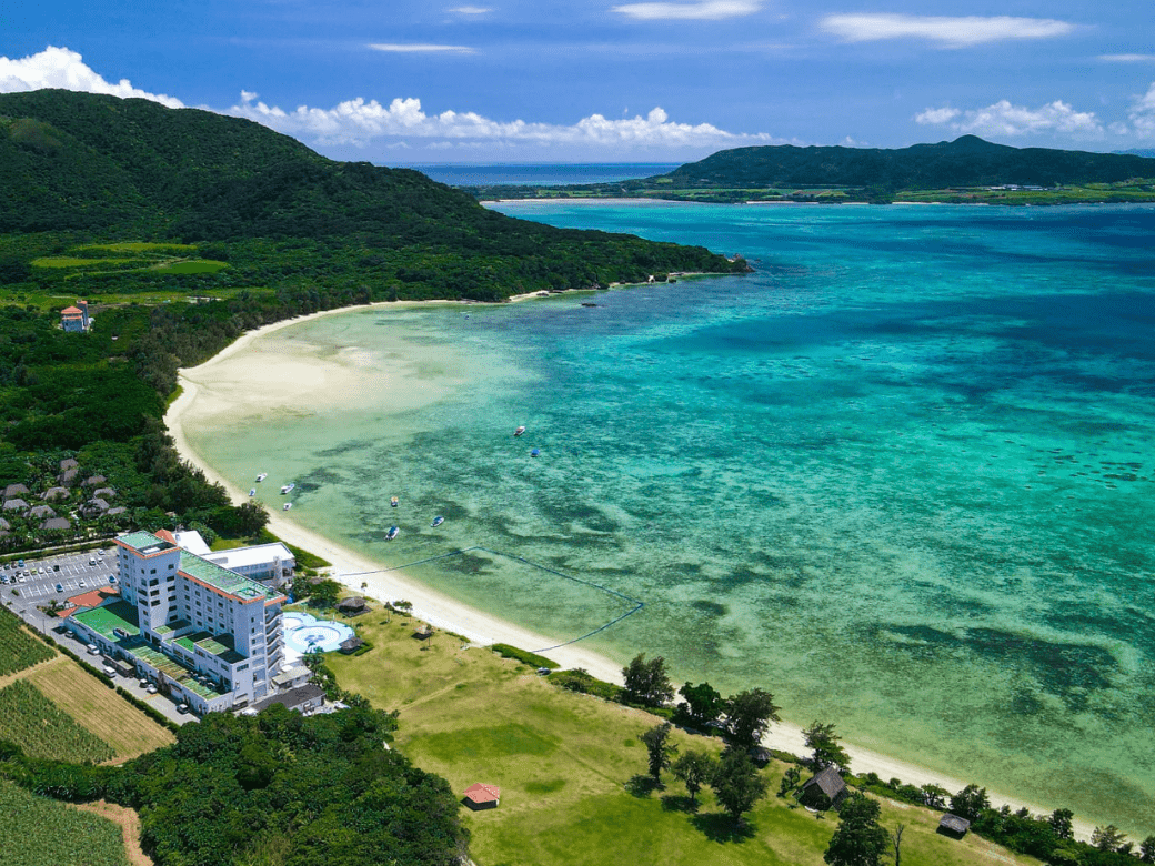 石垣シーサイドホテル_空からの外観