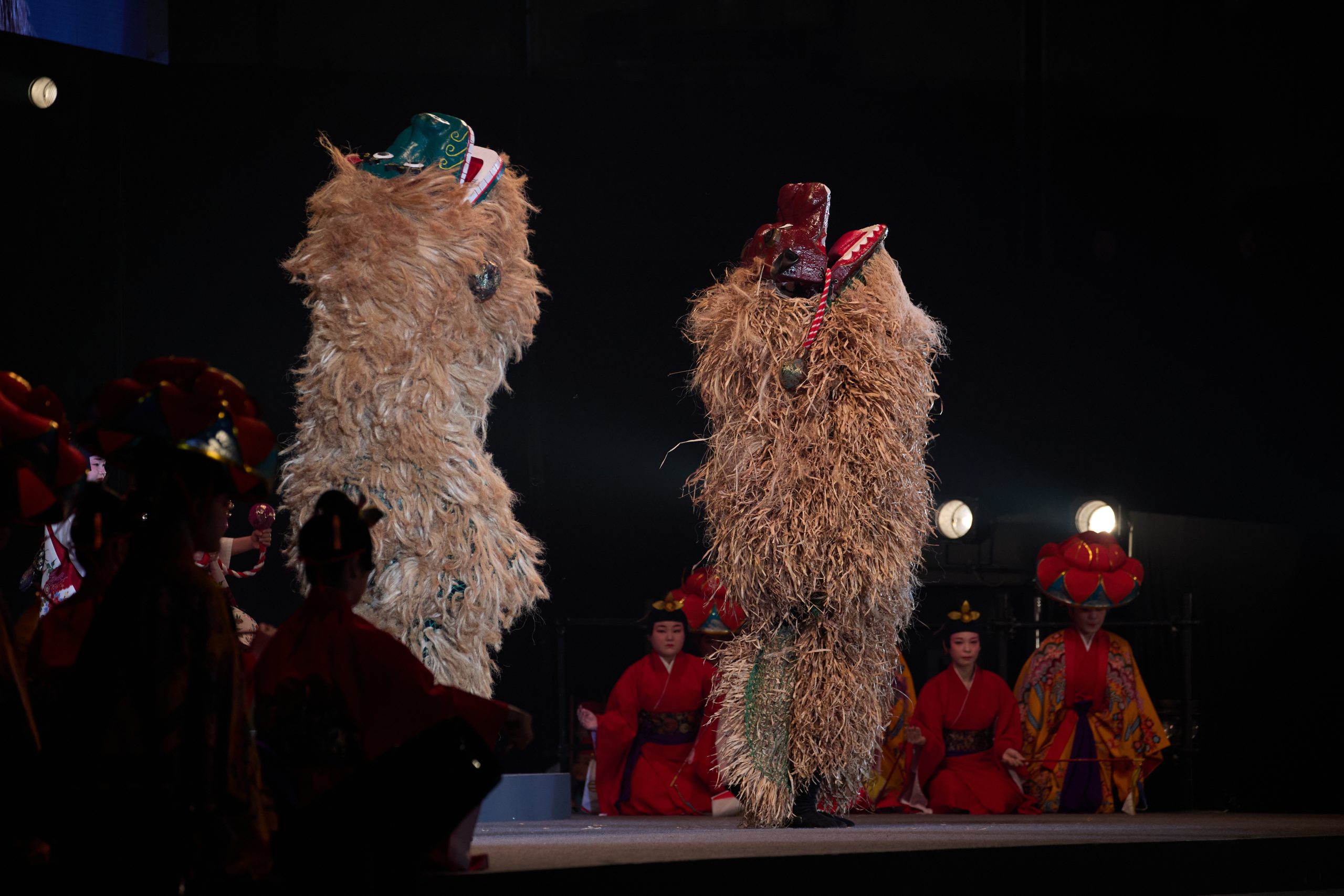 創作琉球舞踊「獅子と毬踊り」