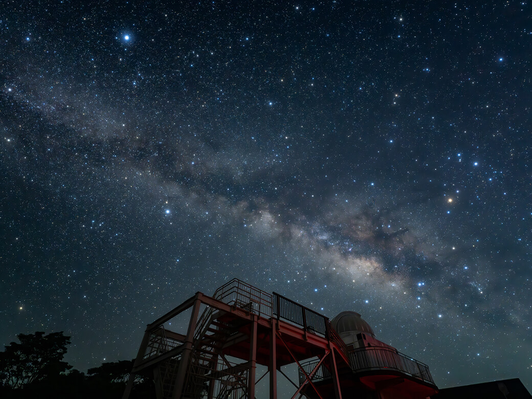 国頭村森林公園＿下から見た天文台