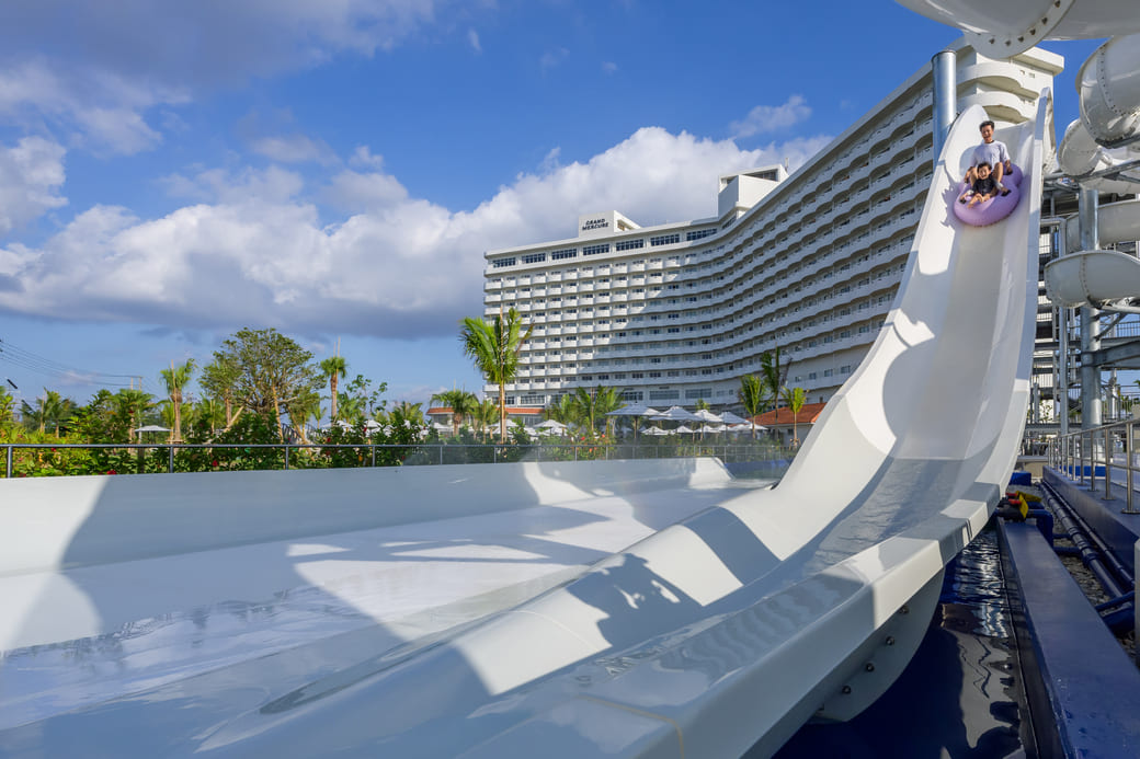 グランドメルキュール沖縄残波岬リゾート＿スライダー・ウルトラブーメラン②※イメージ