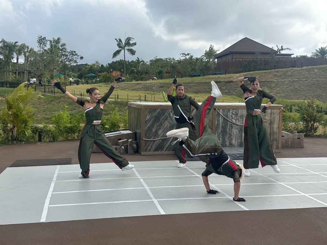 ジャングリア沖縄_ジャングリエクストリームズエリアで行われるエクストリームアクロ